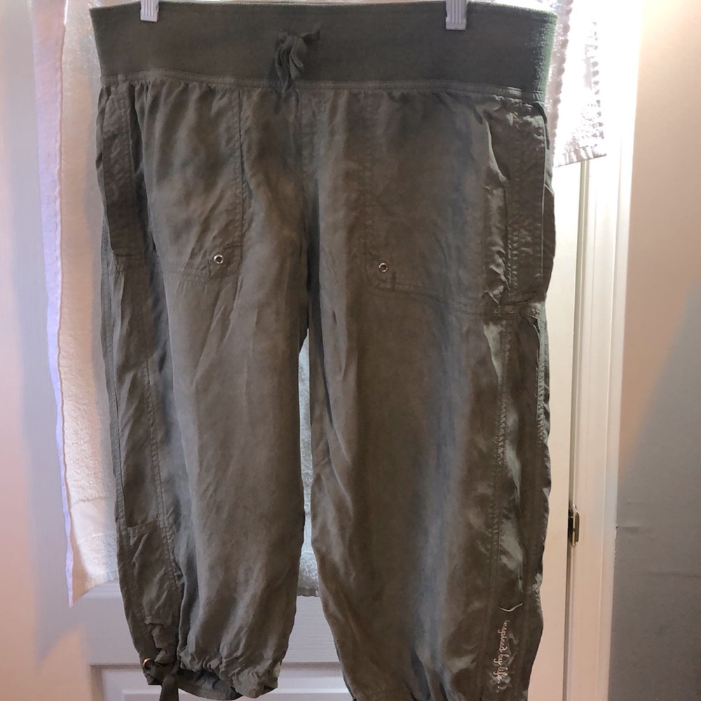 Capri pants
